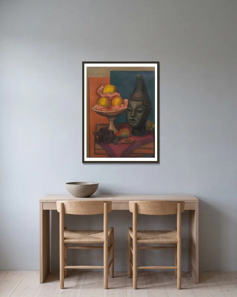 Still life with Benin Head av Mark Gertler inramad på en vägg