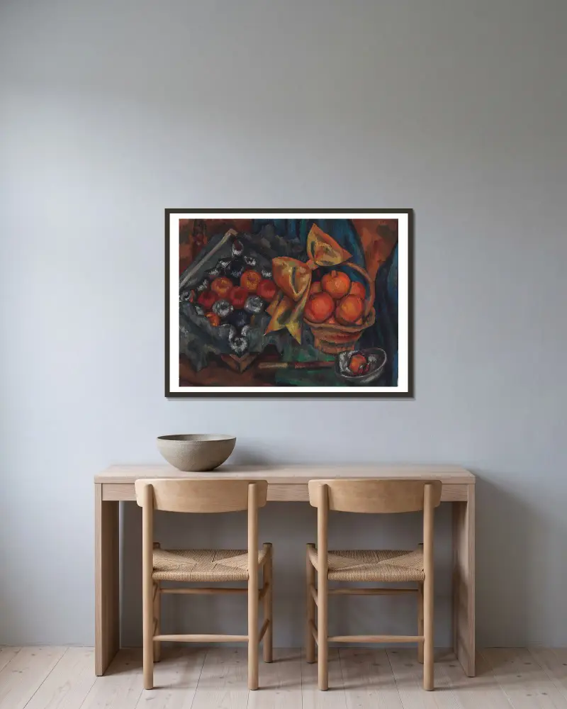 Stilleben med granatäpplen och frukt av Mark Gertler inramad på en vägg