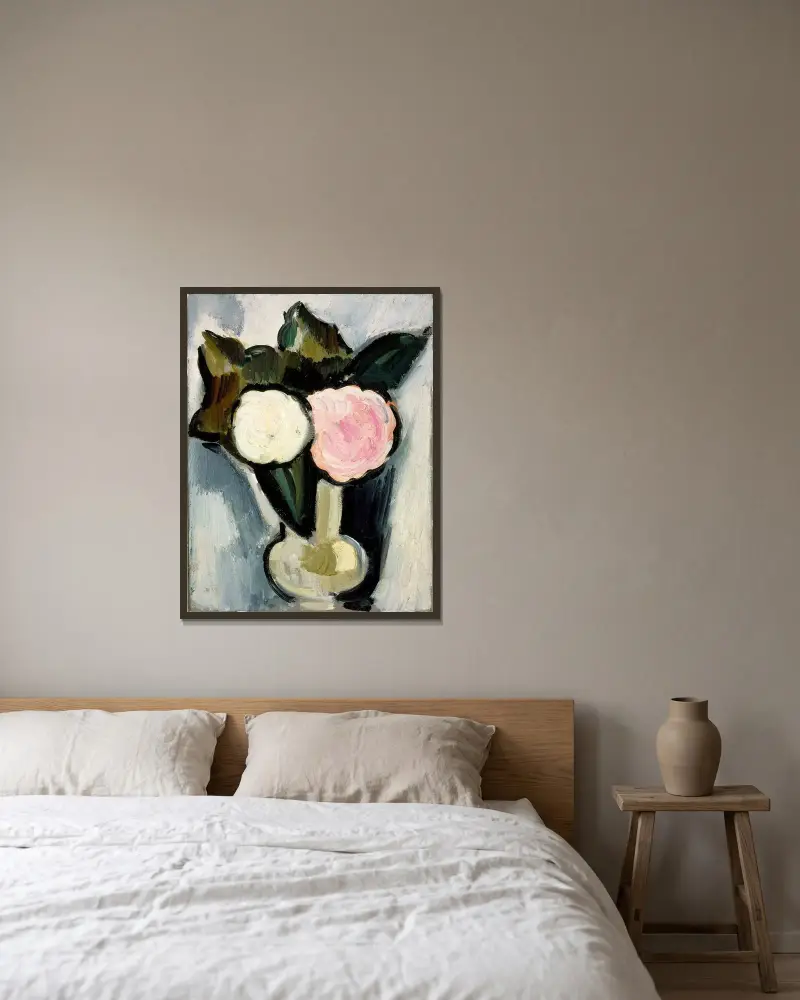 Rosa und weiße Blumen in einer Vase von Marsden Hartley gerahmt an einer Wand