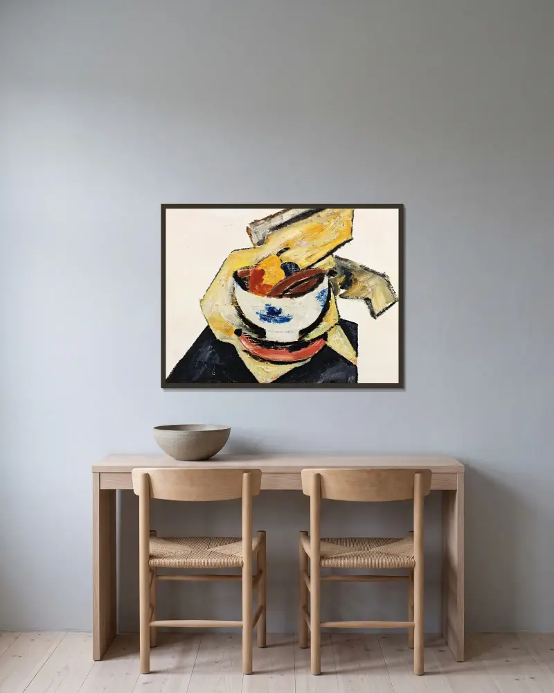 Still Life With White Bowl av Marsden Hartley inramad på en vägg