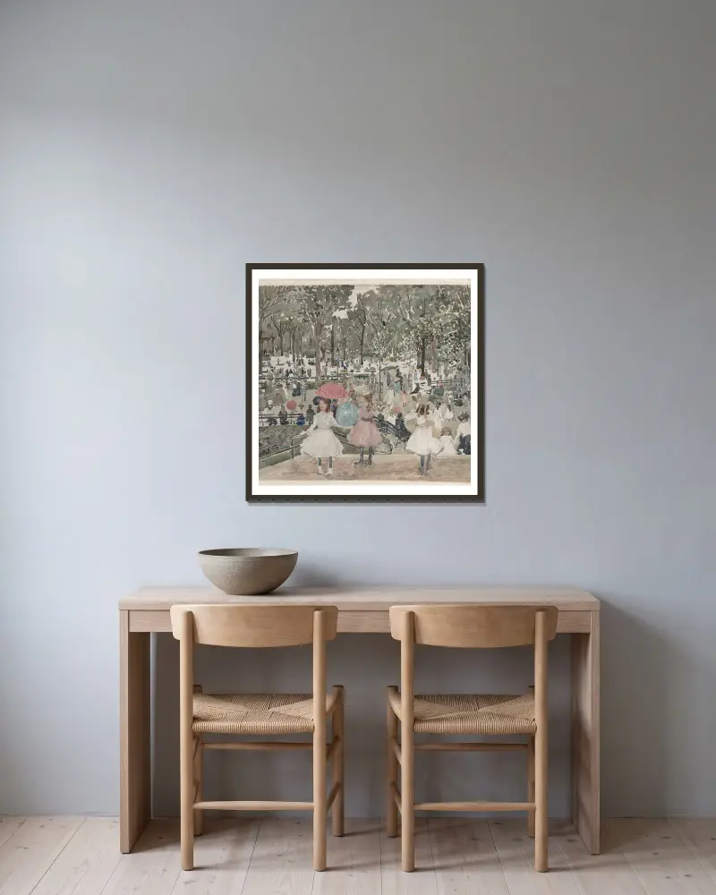 The Mall, Central Park av Maurice Prendergast inramad på en vägg