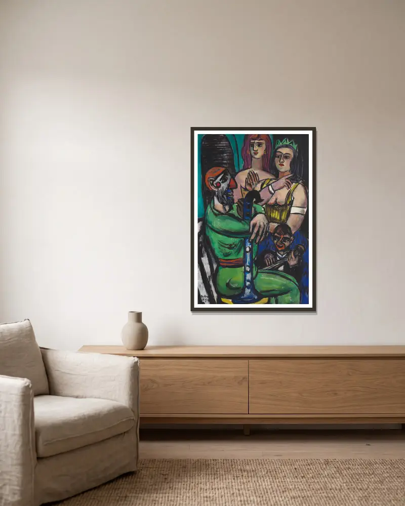 Großer Clown mit Frauen und kleiner Clown von Max Beckmann gerahmt an einer Wand