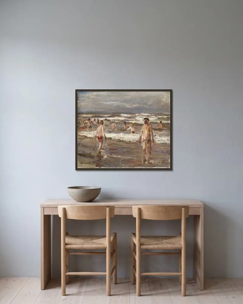 Badande pojkar i havet av Max Liebermann inramad på en vägg
