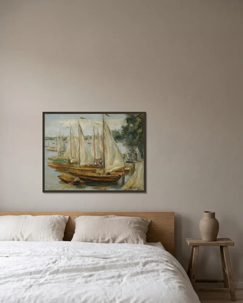 Segelbåtar på Wannsee av Max Liebermann inramad på en vägg