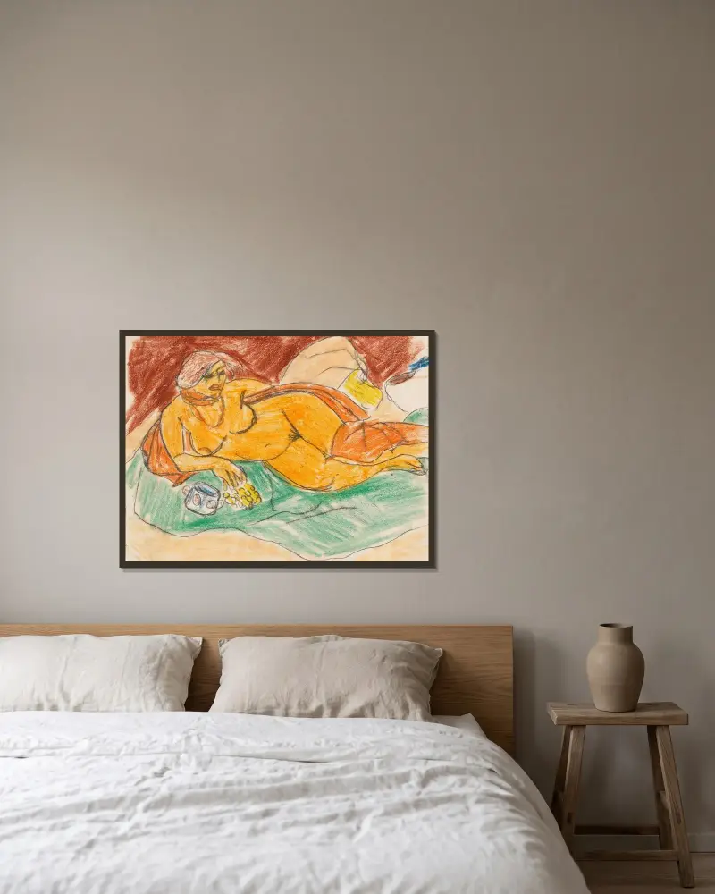 Liggande gul akt av Hermann Max Pechstein inramad på en vägg