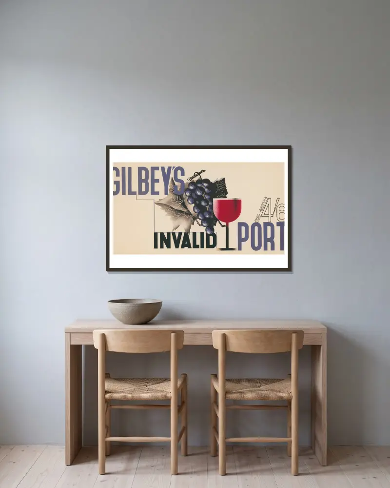 Gilbey’s invalid port, 1930 av Edward McKnight Kauffer inramad på en vägg
