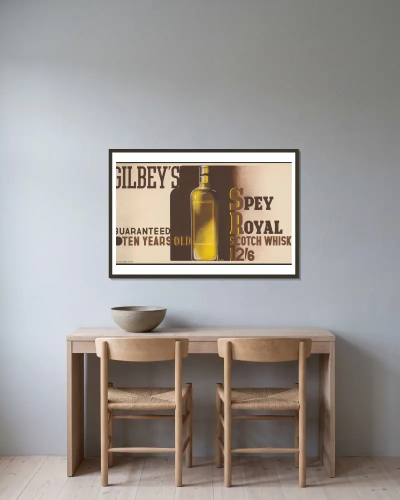 Gilbey’s Spey Royal Scotch Whiskey av Edward McKnight Kauffer inramad på en vägg
