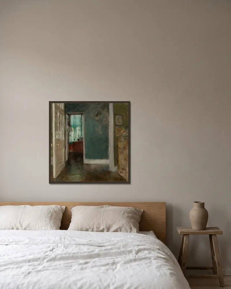 Interieur (Der grüne Fenstervorhang) von William Merritt Chase gerahmt an einer Wand