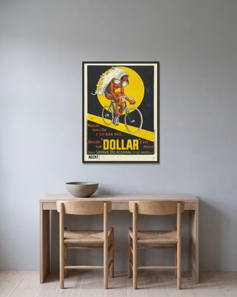 Rouler sur l’or c’est bien, mais. rouler sur Dollar c’est mieux av Mich (Michel Liebeaux) inramad på en vägg
