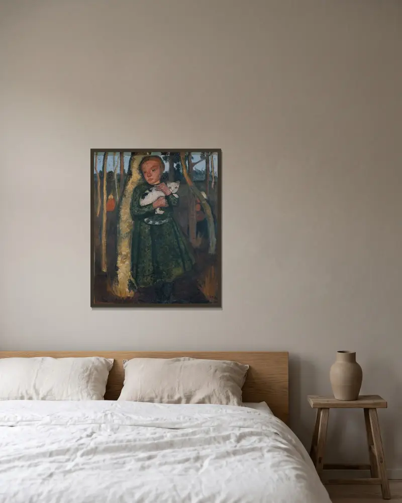 Mädchen im Birkenwald mit Katze von Paula Modersohn-Becker gerahmt an einer Wand