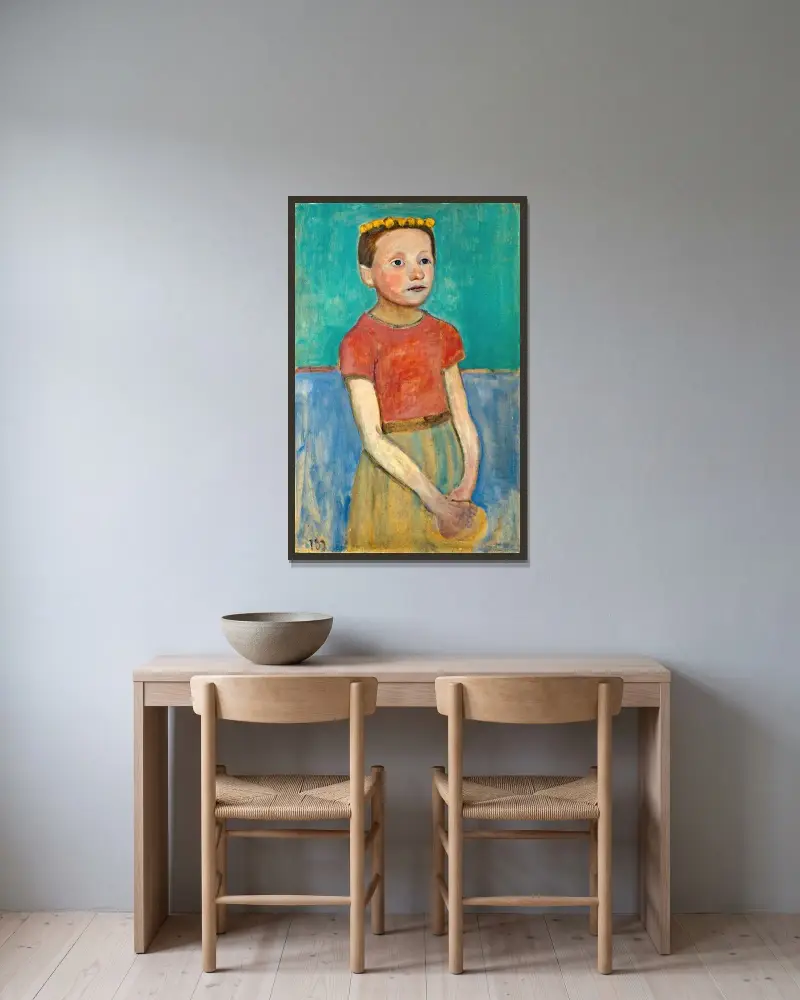 Halvfigur av en flicka med en gul krans i håret av Paula Modersohn-Becker inramad på en vägg