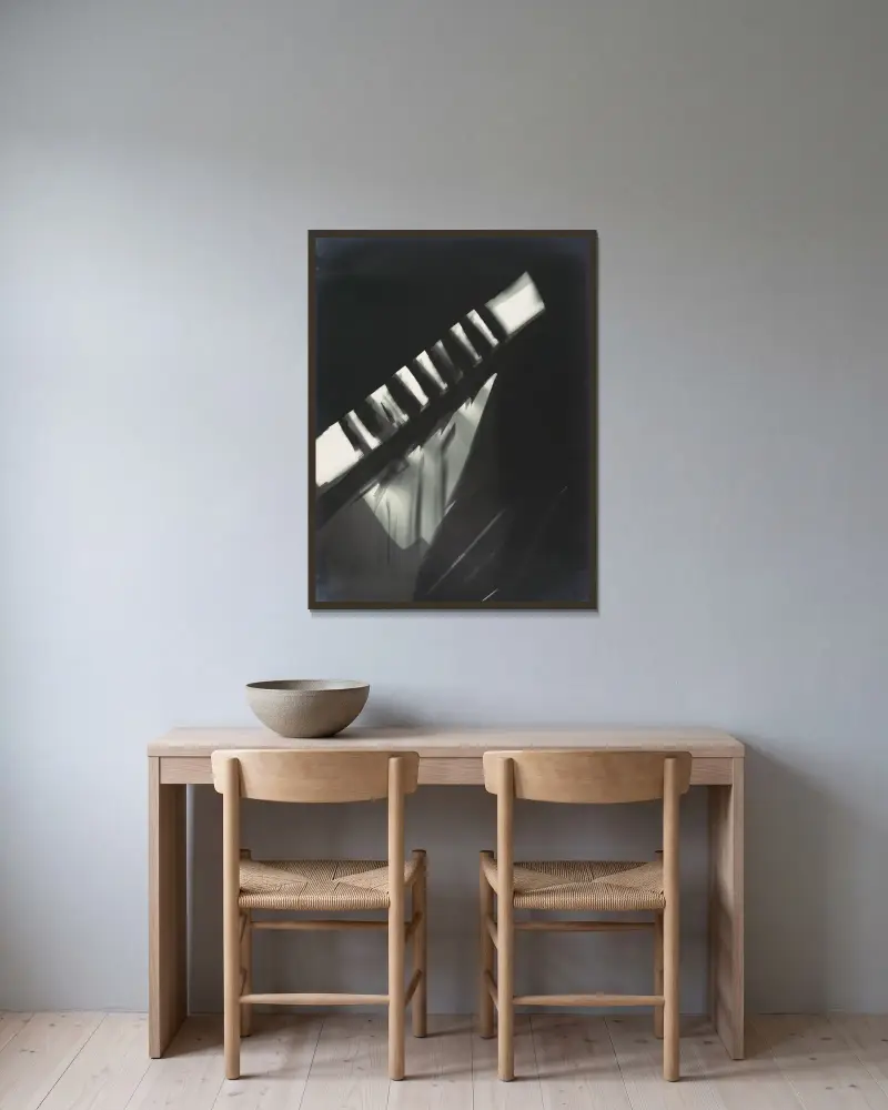Fotogramm, 1925 – Nr. 1 von László Moholy-Nagy gerahmt an einer Wand
