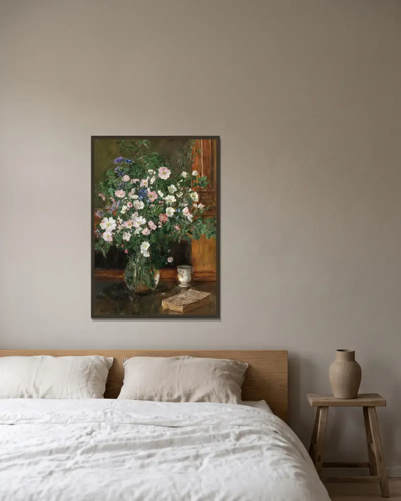 Wild Briar Roses av Anna Munthe-Norstedt inramad på en vägg