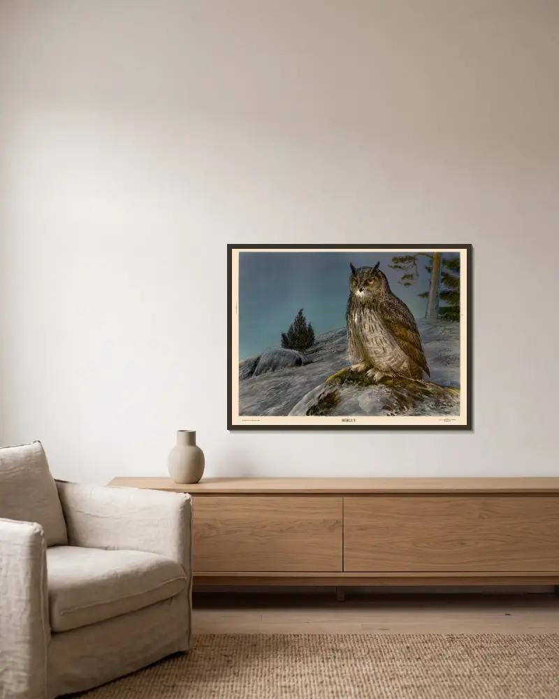 Uhu von Nils Tirén gerahmt an einer Wand