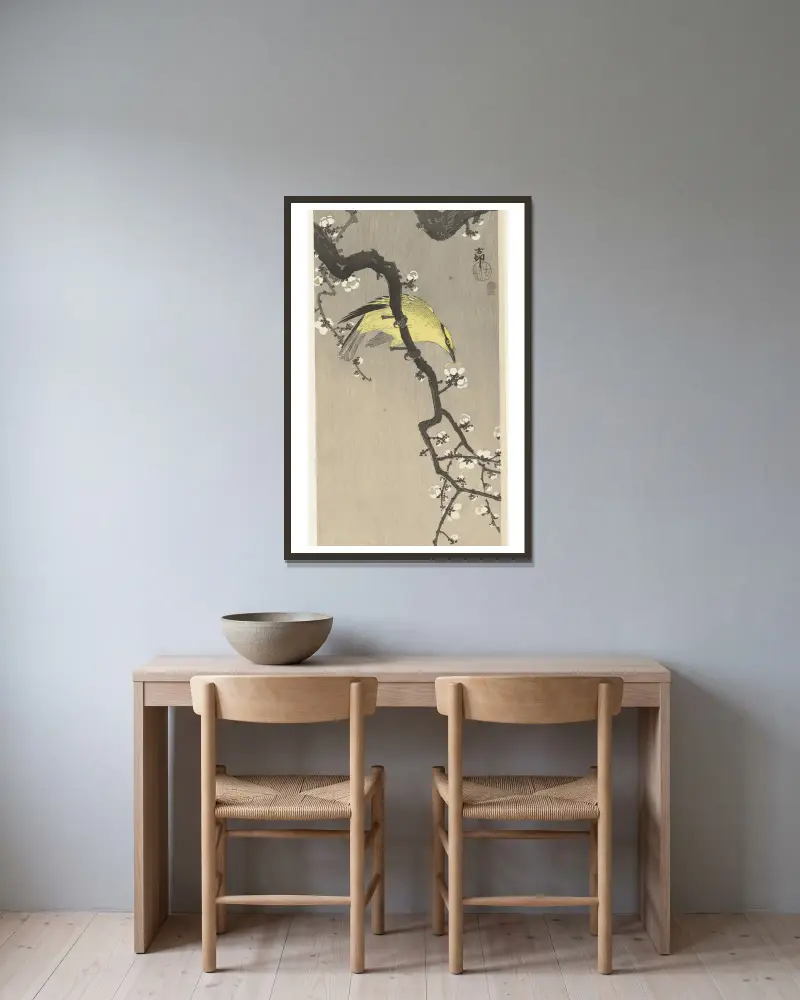 Chinese golden oriole on plum blossom branch av Ohara Koson inramad på en vägg