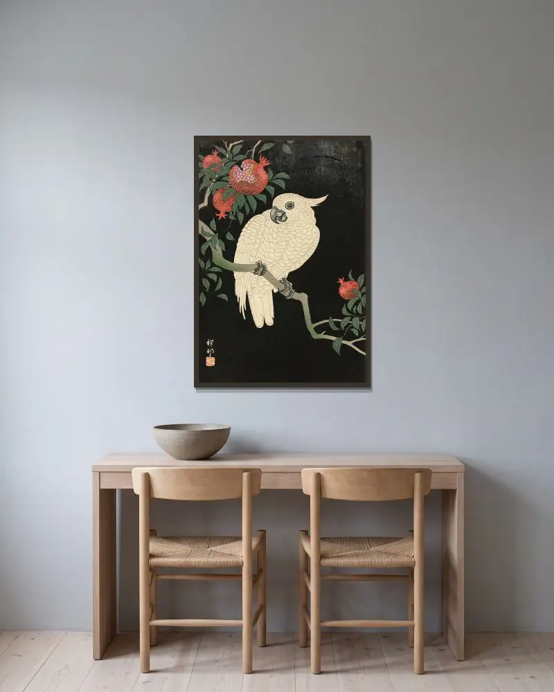 Kakadua och granatäpple av Ohara Koson inramad på en vägg