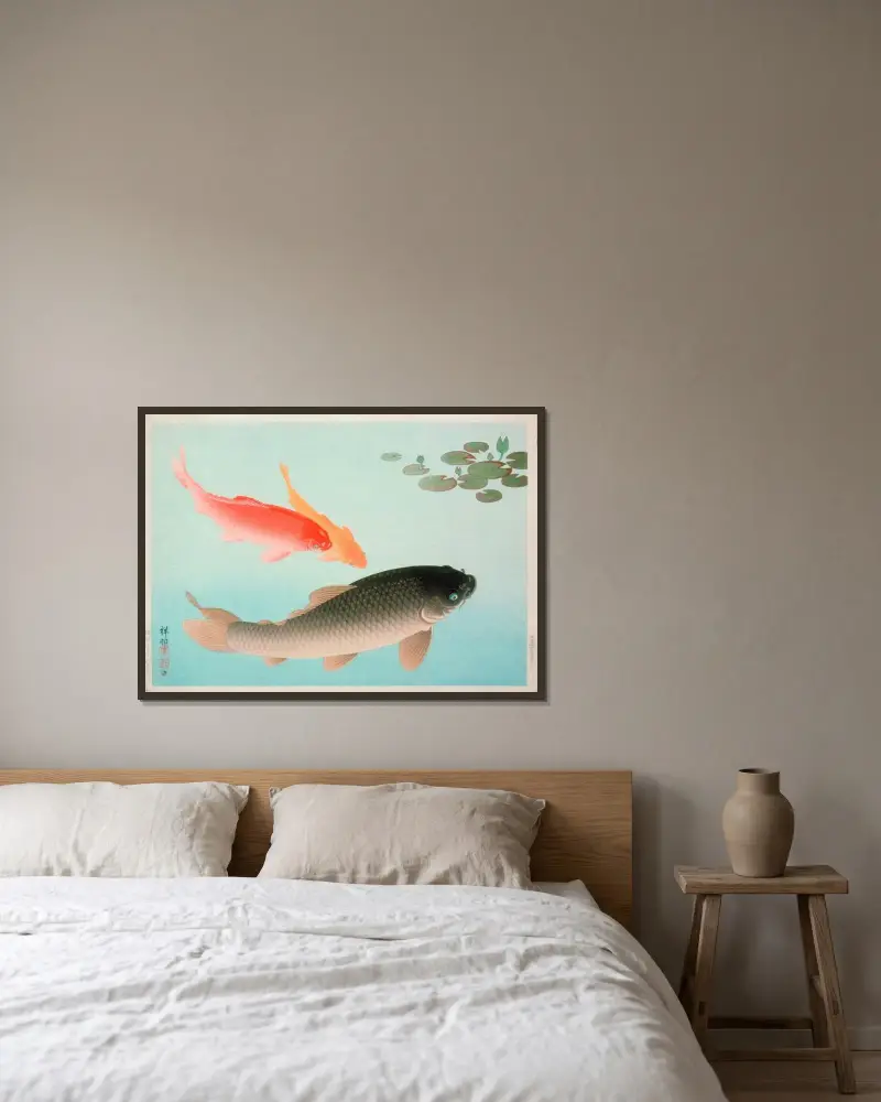 Obyčejný a zlatý kapr, Ohara Koson v rámu na stěně