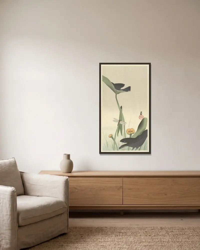 Vážka a lotos, Ohara Koson v rámu na stěně