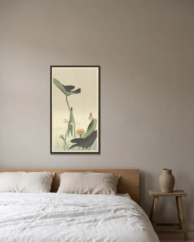 Vážka a lotos, Ohara Koson v rámu na stěně