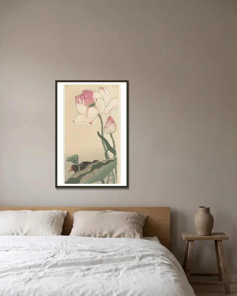 Gallinule with Lotus Flowers av Ohara Koson inramad på en vägg