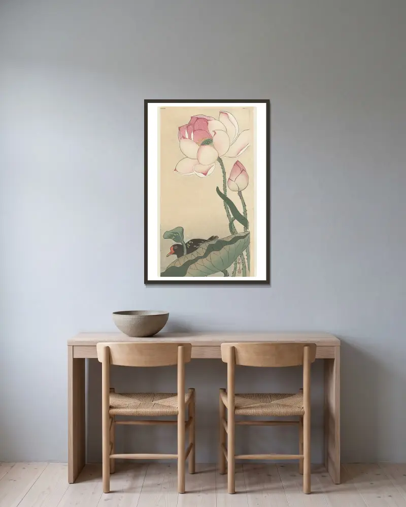 Gallinule with Lotus Flowers av Ohara Koson inramad på en vägg