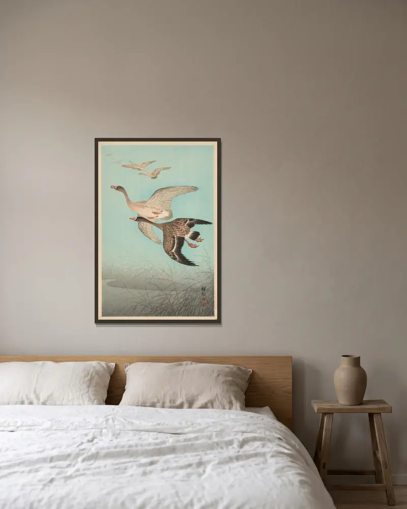 Husy letící nad rákosím, Ohara Koson v rámu na stěně