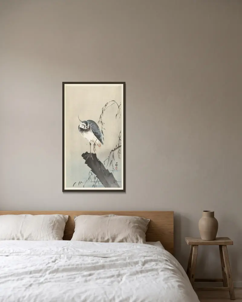 Čejka na pařezu, Ohara Koson v rámu na stěně