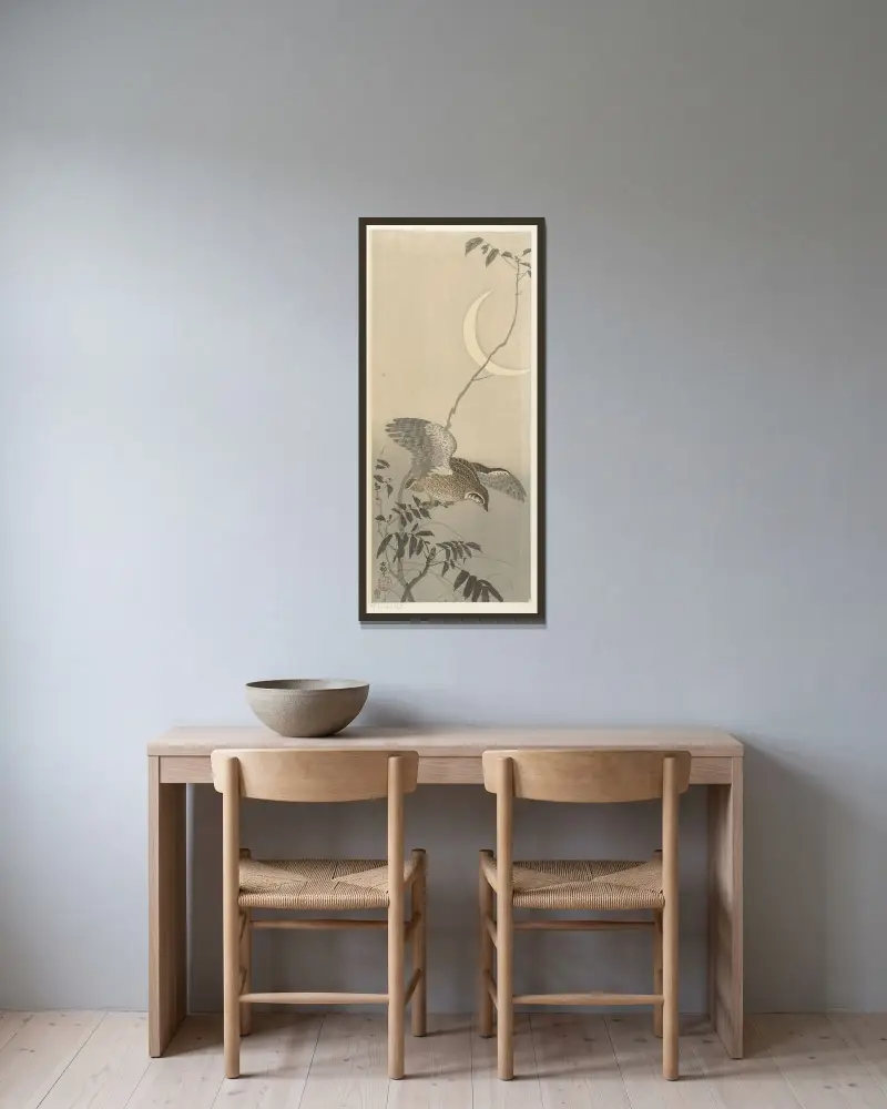 Křepelka pod srpkem měsíce, Ohara Koson v rámu na stěně