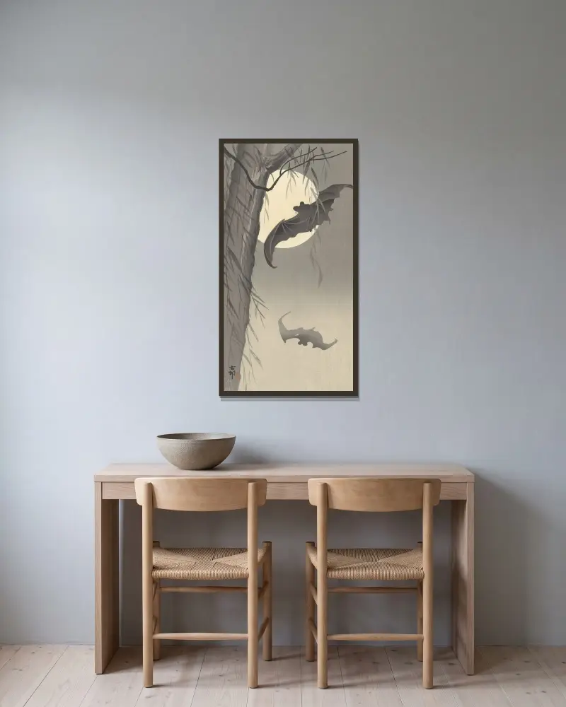 Dva netopýři při úplňku, Ohara Koson v rámu na stěně