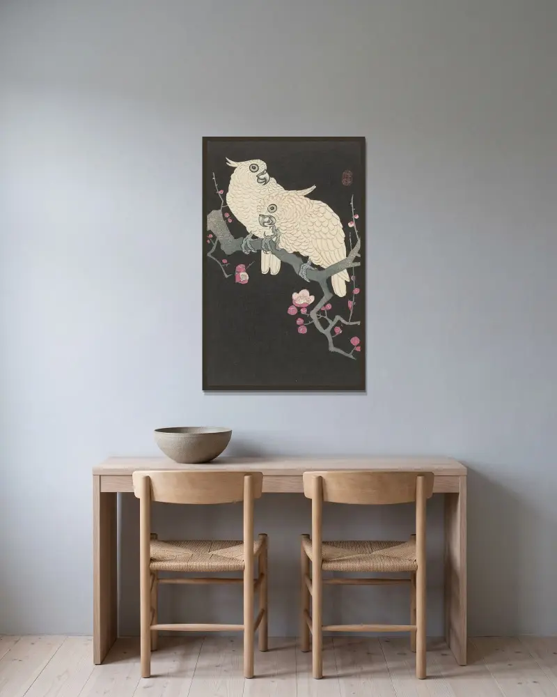 Dva kakadui a švestkové květy, Ohara Koson v rámu na stěně