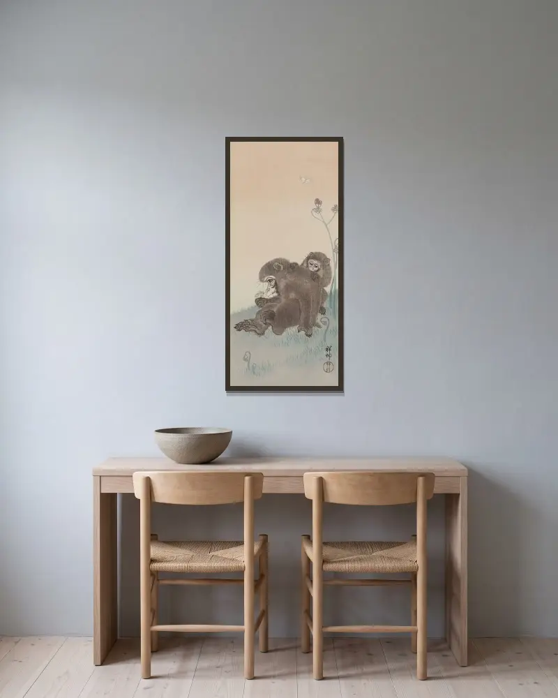 Dvě opice s motýlem, Ohara Koson v rámu na stěně