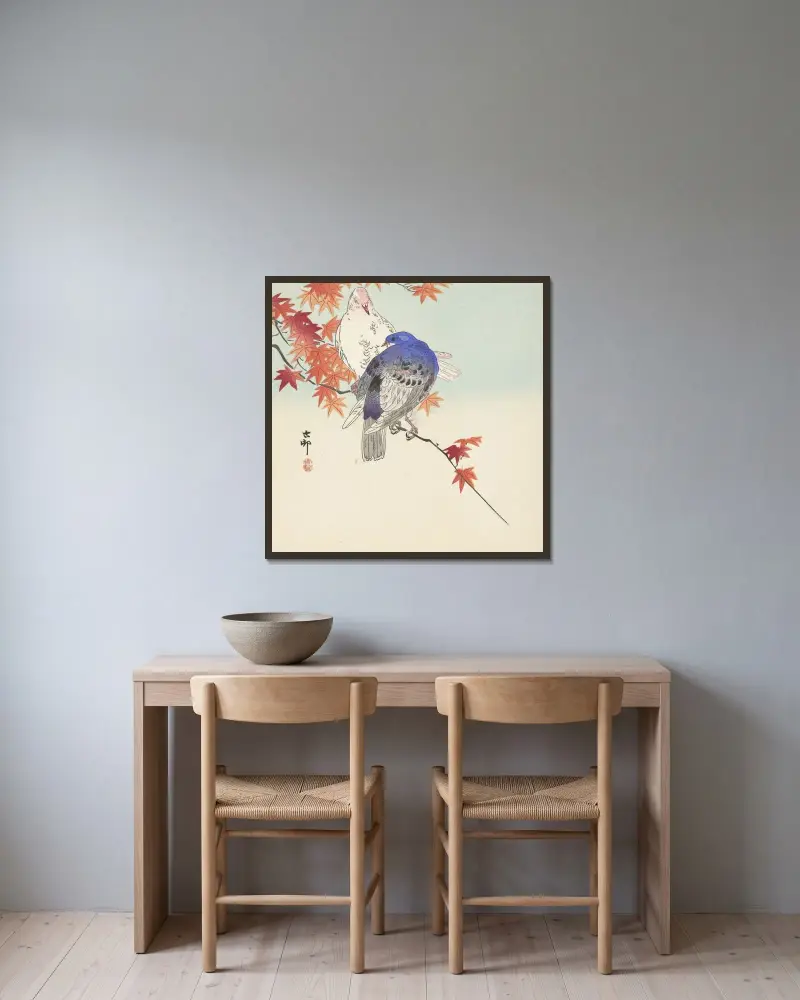 Dvě holubice na podzimní větvi, Ohara Koson v rámu na stěně