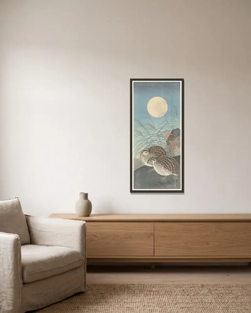 Dvě křepelky za úplňku, Ohara Koson v rámu na stěně