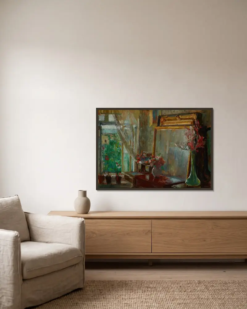 Interiér – umělcův ateliér v Krakově, Olga Boznanska v rámu na stěně