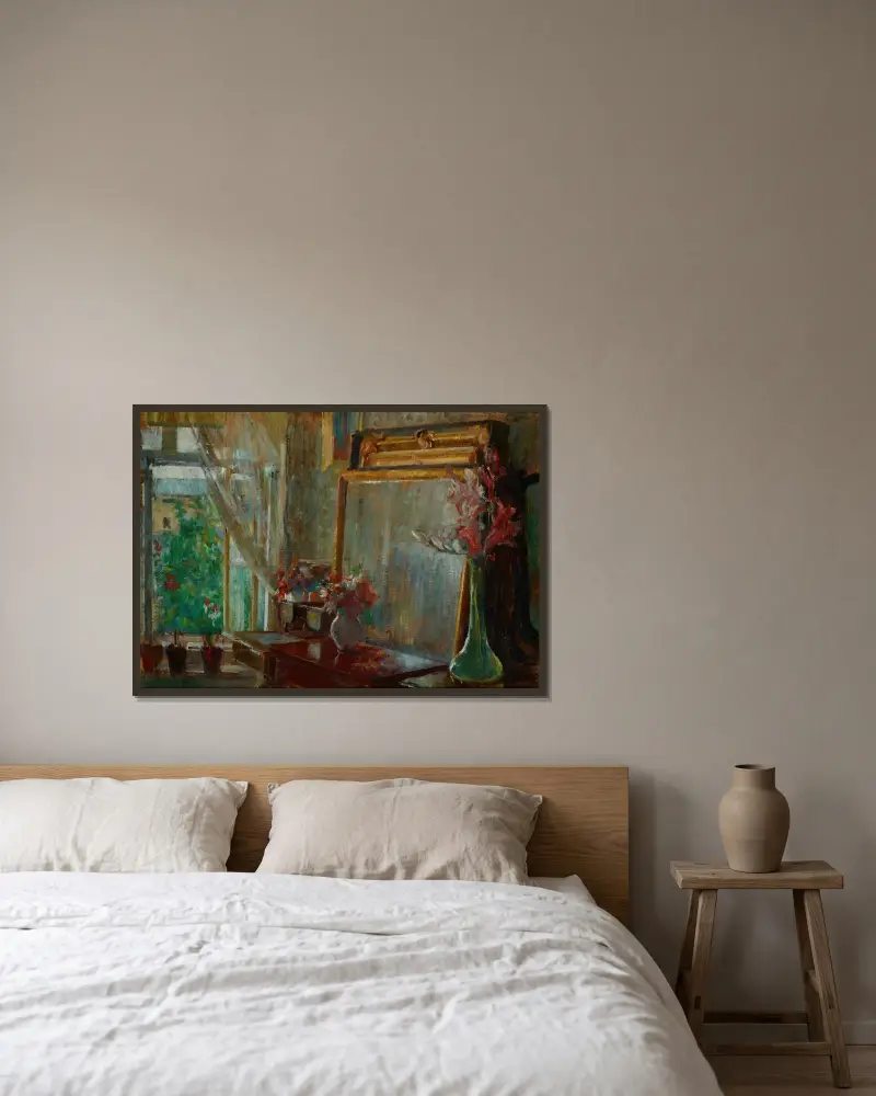 Interiér – umělcův ateliér v Krakově, Olga Boznanska v rámu na stěně