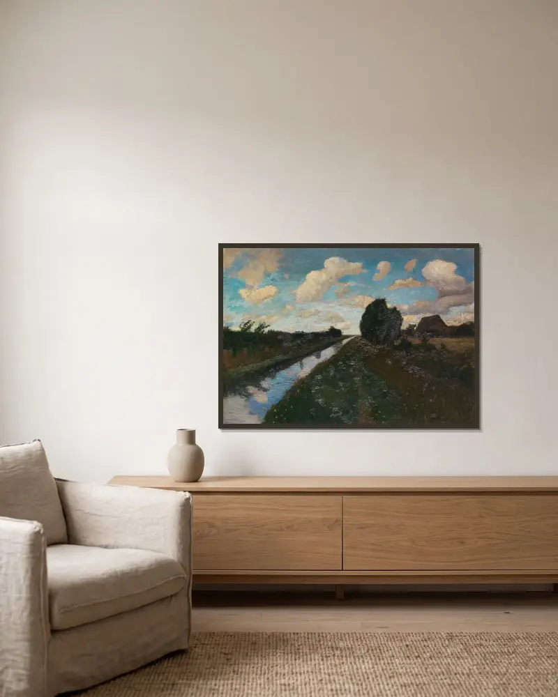 Moorkanal mit hohem Himmel von Otto Modersohn gerahmt an einer Wand