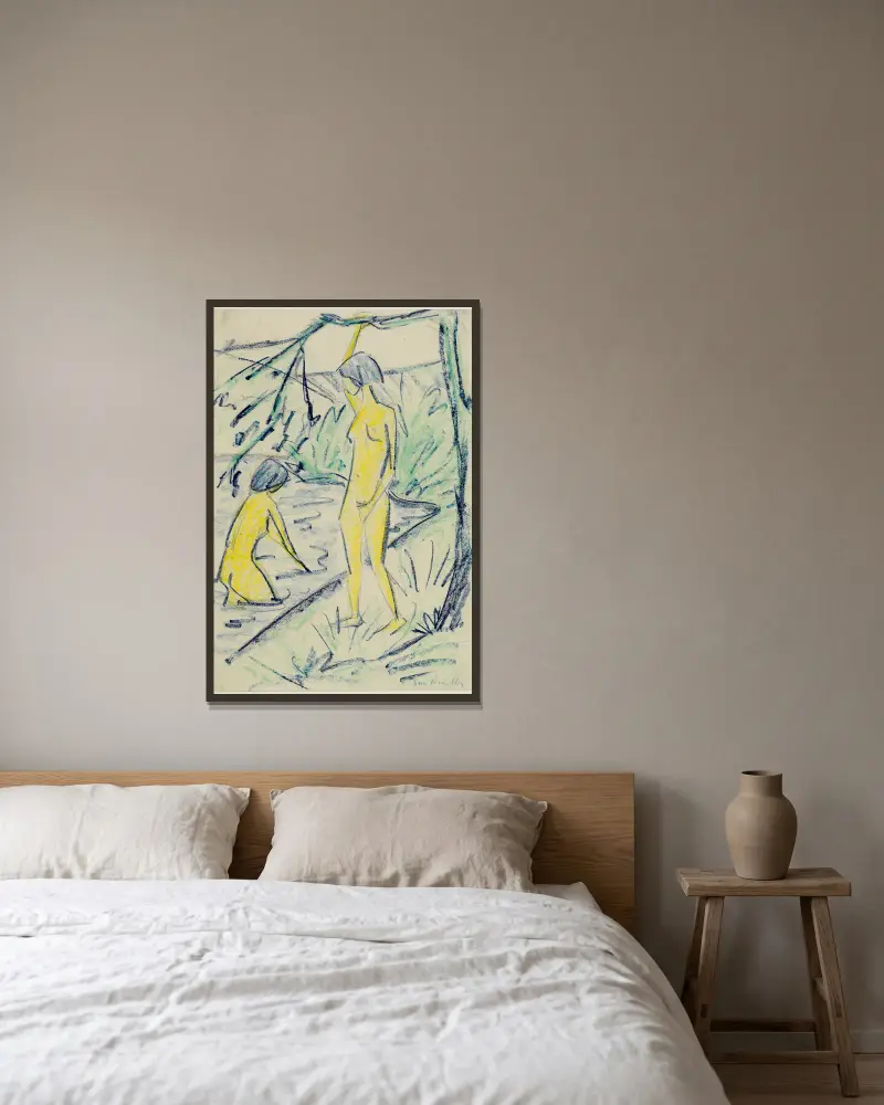 Zwei badende Mädchen von Otto Mueller gerahmt an einer Wand