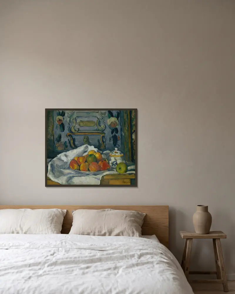 Dish of Apples av Paul Cézanne inramad på en vägg
