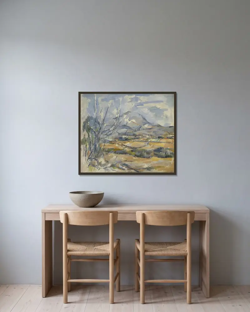 Montagne Sainte-Victoire av Paul Cézanne inramad på en vägg