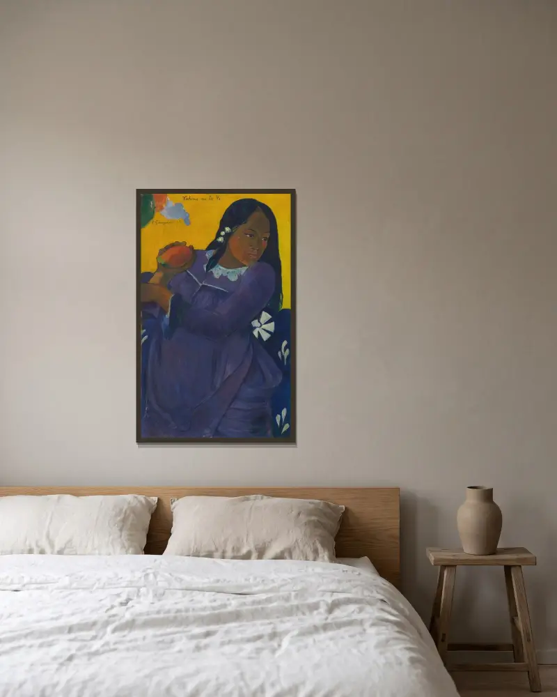 Woman with Mango av Paul Gauguin inramad på en vägg