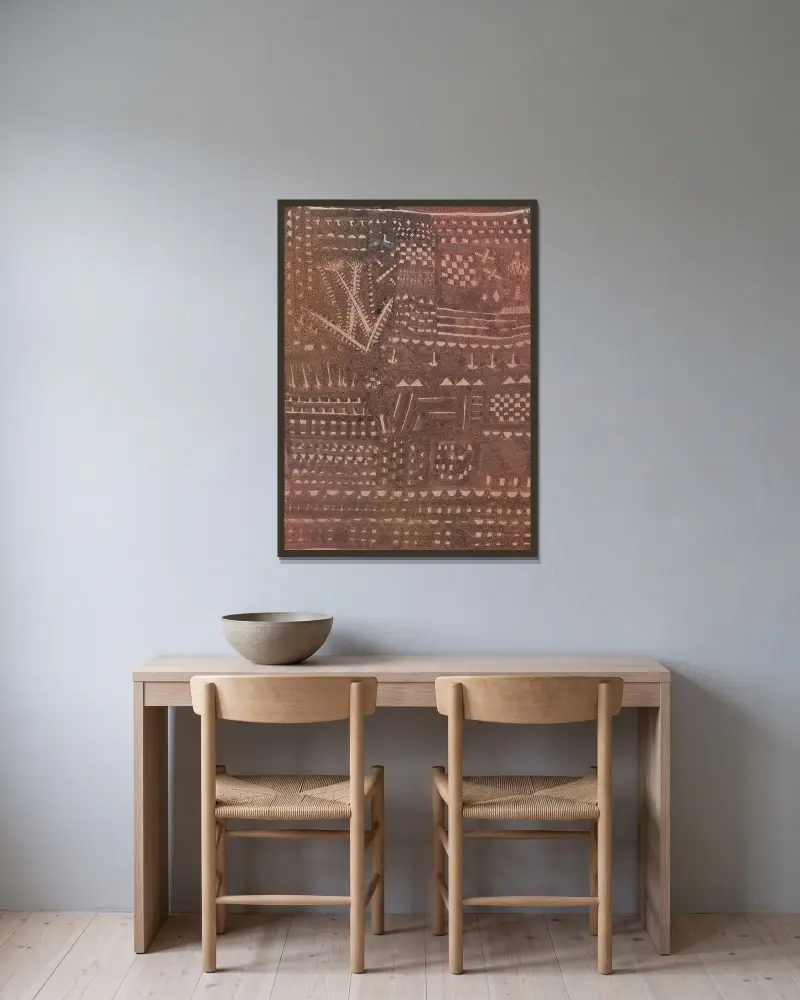 In the Manner of a Leather Tapestry av Paul Klee inramad på en vägg