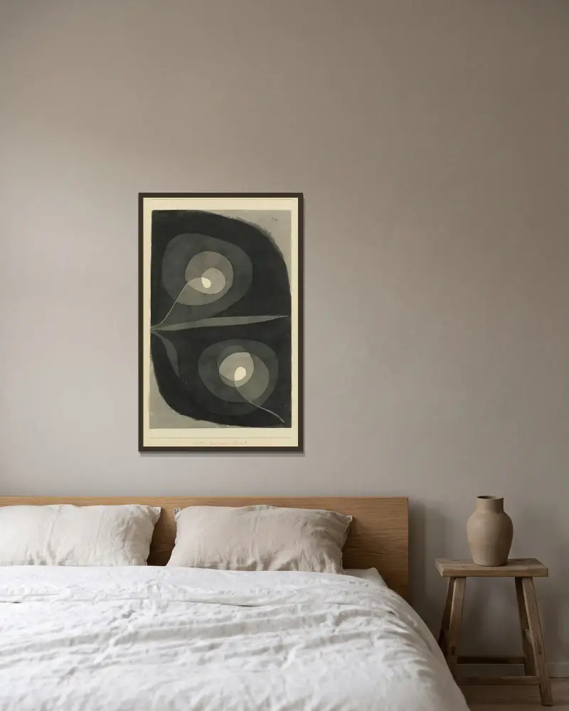 Spiralschraubenblüten I von Paul Klee gerahmt an einer Wand