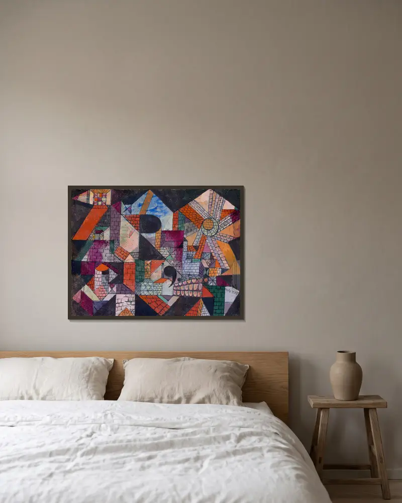 Stadt R, Paul Klee v rámu na stěně