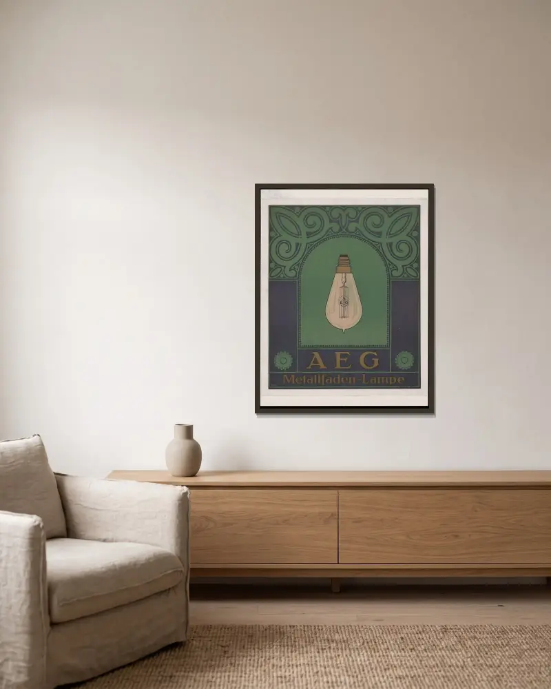 AEG Metallfaden-Lampe av Peter Behrens inramad på en vägg