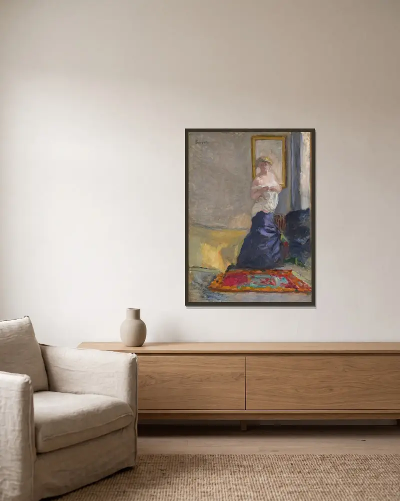 Jeune femme se déshabillant av Pierre Bonnard inramad på en vägg
