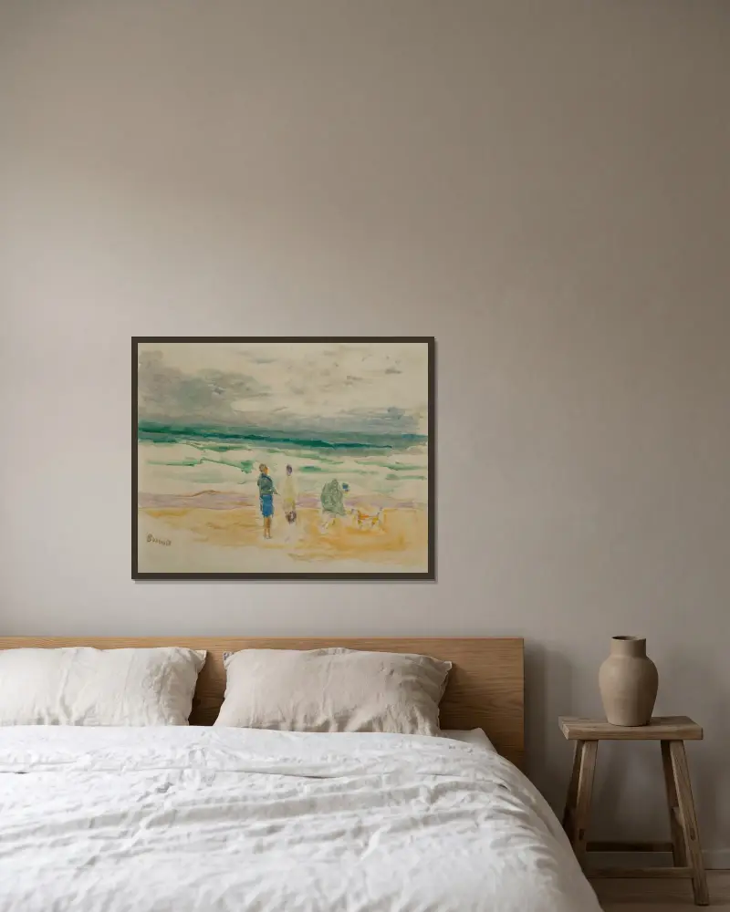 La plage. Trois personnages et un chien av Pierre Bonnard inramad på en vägg