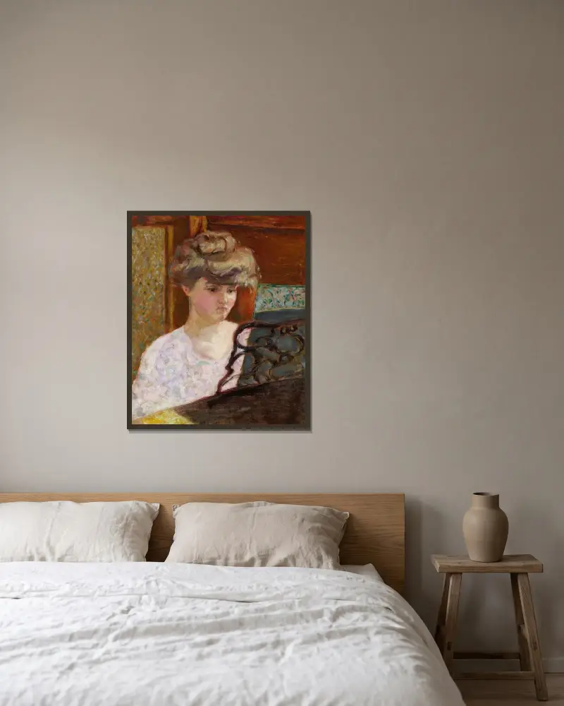 Misia am Klavier (Porträt von Misia Natanson) von Pierre Bonnard gerahmt an einer Wand