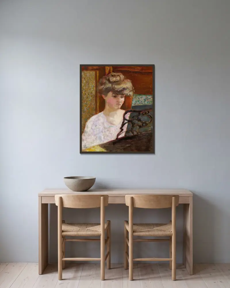 Misia am Klavier (Porträt von Misia Natanson) von Pierre Bonnard gerahmt an einer Wand