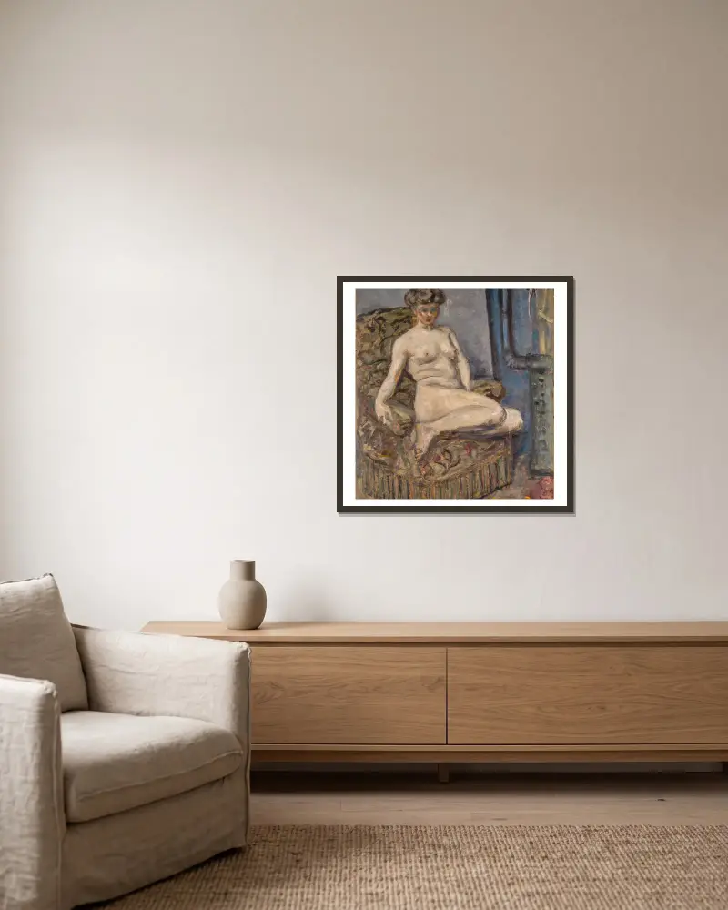 Modell im Sessel von Pierre Bonnard gerahmt an einer Wand