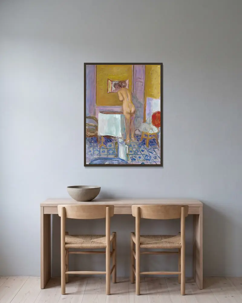 Akt s červenou látkou (Akt u toalety), Pierre Bonnard v rámu na stěně